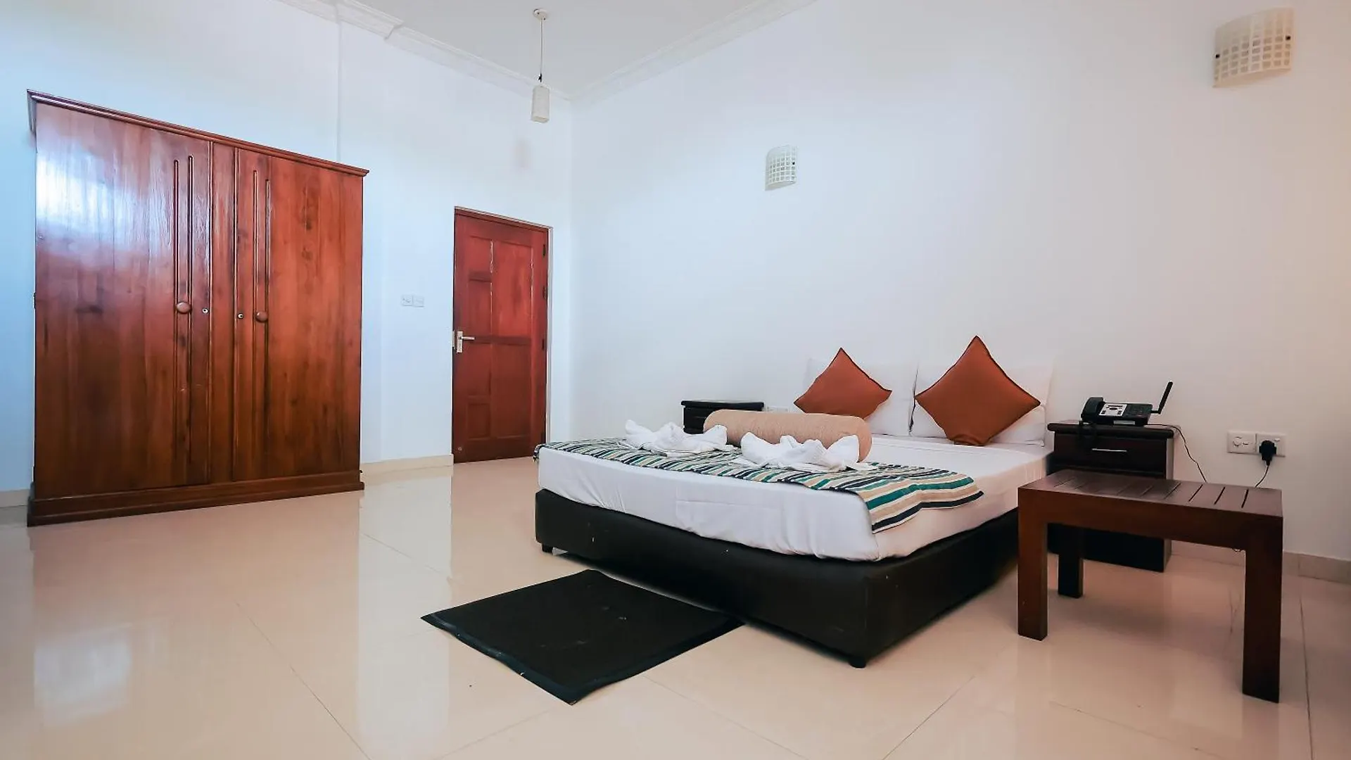 Rani Beach Hotel Kudapaduwa 3*,